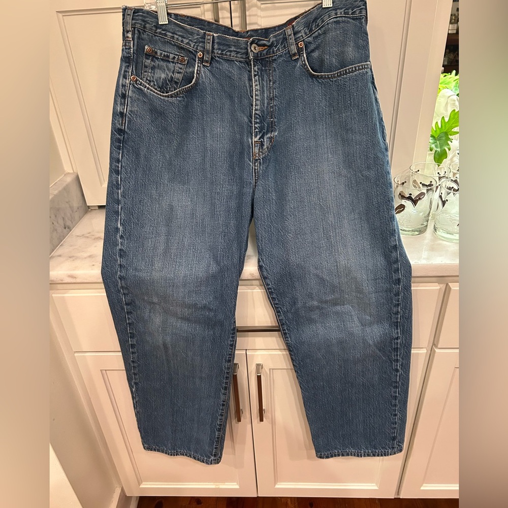 Orvis men’s jeans.  Tag says 36/30 but inseam only measures at 27.5”